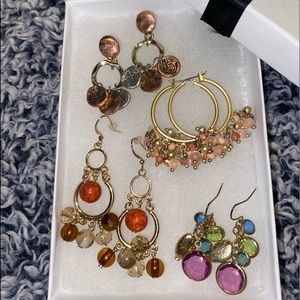 Multi color earring set.